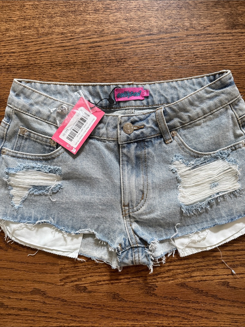 Edikted NWT Light Blue Distressed Denim Women’s Shorts